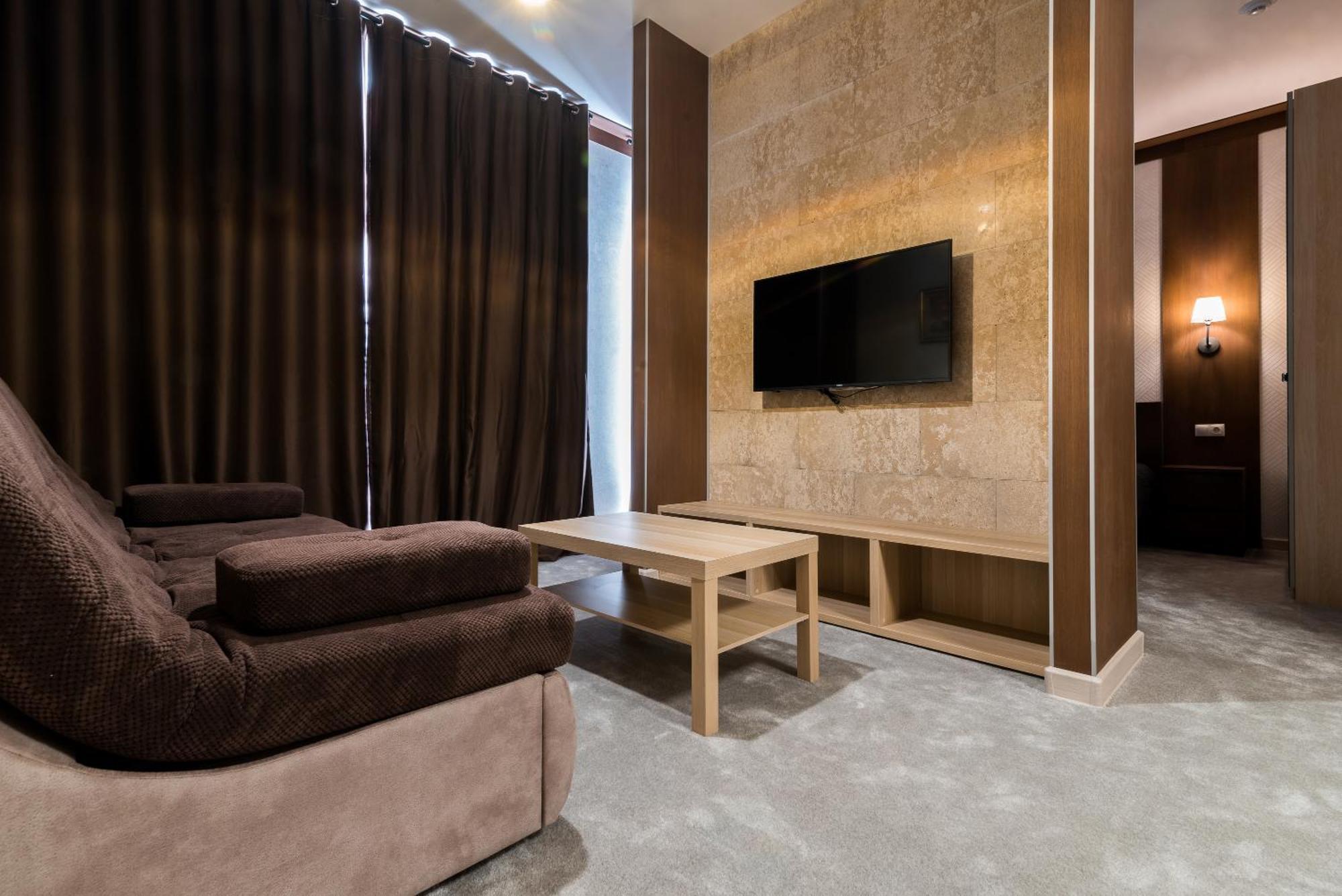 Lacasa Hotel Karagandy Dış mekan fotoğraf